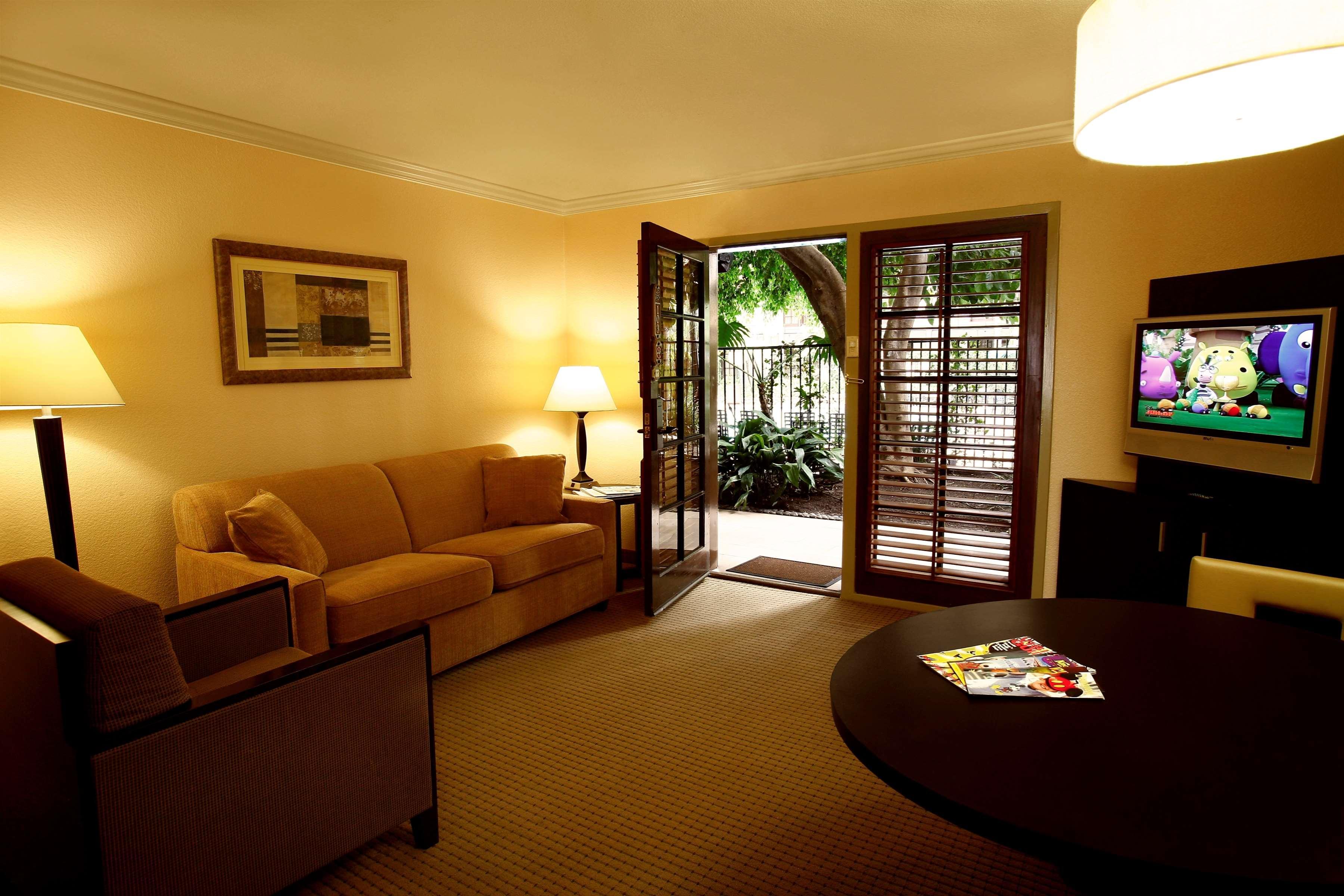 Buena Park Grand Hotel & Suites Экстерьер фото